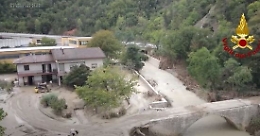 Marche sott'acqua, le impressionanti immagini riprese dal drone