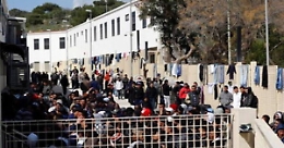 Tunisino ospite dell'hotspot ruba auto