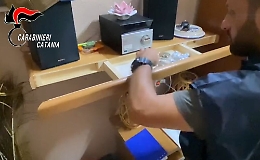 Catania, il libro mastro del pusher nel cassetto del soggiorno