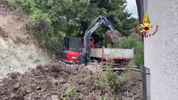 Nelle Marche prosegue il lavoro per liberare le strade dai detriti