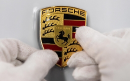 Porsche: oggi debutto in Borsa, fissato prezzo a 82,50 euro