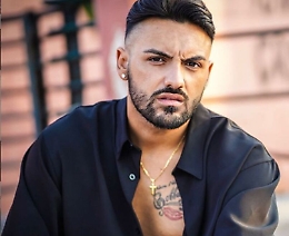 Le sue canzoni contro i pentiti, il questore di Latina vieta concerto di Daniele De Martino