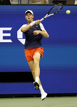 Atp Sofia: Sinner si ritira per infortunio, Rune in finale