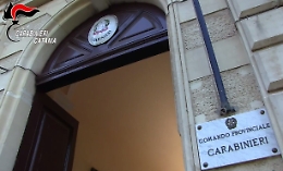 Catania, nascondeva una pistola dentro un peluche della figlia piccola