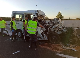 Furgone tampona tir, strage a San Donà di Piave: sei morti (5 erano disabili)