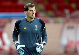 Iker Casillas , il coming out è un giallo: «Sono gay, rispettatemi». Ma poi cancella il post