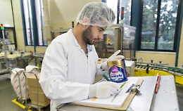 Danone:al via cessione Russia, 1 mld di svalutazione