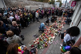 Slovacchia: in migliaia manifestano contro l'odio verso i gay