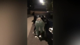 Carlentini, picchiata e umiliata da un gruppo di bulle: «Leccami i piedi»