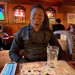 Marzamemi, la denuncia di Lamin: «Io picchiato perché nero»