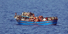 Esplosione sul barcone, due bimbi morti ustionati: un altro dramma nel Canale di Sicilia