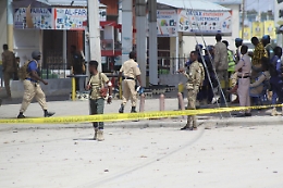 Somalia: attacco a hotel, bilancio sale a nove morti