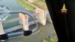 Il livello del Brenta si alza improvvisamente, ragazzino salvato con un elicottero