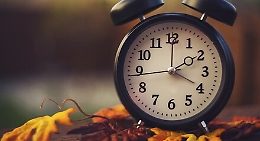 Sabato notte torna l'ora solare (ma l'ora legale ci ha fatto rispamiare 190 milioni)