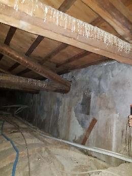 Acireale, sala consiliare off limit: il tetto rischia di crollare