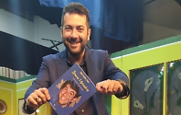 "Simone l'animatore - Racconti di un capo vilaggio", dieci anni a contatto con i vacanzieri rivissuti al tempo della pandemia