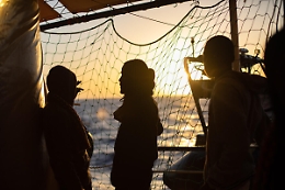 Migranti sulla Humanity1 ancora al largo di Catania. Ong: «Qui soltanto per ripararci»