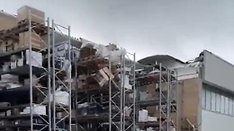 Maltempo, ecco il video del capannone divelto da una tromba d'aria a Formia