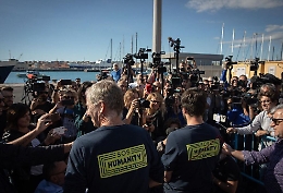 Humanity 1, la Chiesa si schiera: «No agli sbarchi selettivi»