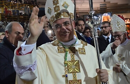 Migranti, le parole dell'arcivescovo di Catania : «Ha vinto il coraggio della verità»