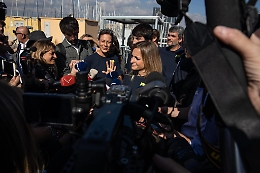 Migranti, medico di Humanity 1: «Mi sono vergognata di aver fatto bene il mio lavoro»