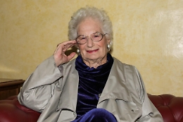 Liliana Segre: «Ancora minacce dai no vax, questa volta denuncio»