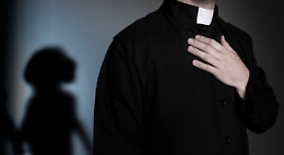 «Quel prete ha abusato di me per 9 anni», giovane accusa sacerdote di Franconfonte