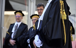 Tribunale, ok a dicitura neutra "genitore" su documenti