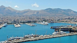 Sulla nave con in tasca 18 mila e 12 mila euro: multa per un comandante e per un passeggero