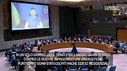 Zelensky: «In Ucraina persone senza luce e al freddo, è crimine contro umanità»