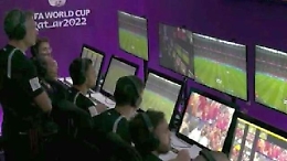 «Ci sono tante razze...», bufera per le parole del telecronista Rai. Poi le scuse