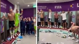 Mondiali, esplode lo spogliatoio dell'Argentina che canta: «Sono nato nella terra di Diego e di Lionel»