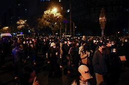 Cina, Bbc: un nostro reporter arrestato e picchiato da polizia