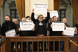 Catania, in Consiglio la protesta dei ristoratori «La chiusura di via Di Sangiuliano ci porta sul lastrico»