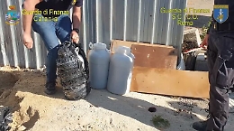 Le mazzette di soldi delle tangenti dei Leonardi nascoste sotto terra