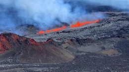 Hawaii, si risveglia il vulcano attivo più grande del modno: il Mauna Loa torna a eruttare dopo 38 anni