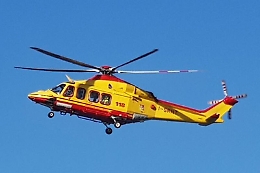 Si schianta con l'auto contro un palo, morto un 64enne nell'agrigentino