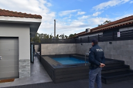 Colpo al clan Cappello, sequestro di due milioni di euro: c'è anche una villa super lusso