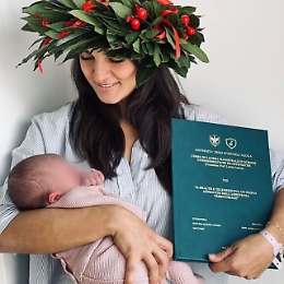 Tesi e doglie nello stesso giorno, laurea da casa poi ecco Nunzia