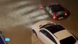 Nubifragio nel Messinese, strade allagate e persone intrappolate nelle auto