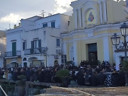 Casamicciola: addio silenzioso ai fidanzati uccisi dalla frana