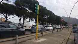 Scontro fra due auto a Palermo: due feriti e traffico paralizzato