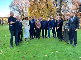 Caos Forza Italia in Sicilia, Berlusconi «turbato»: a Mulè il compito di riportare la pace