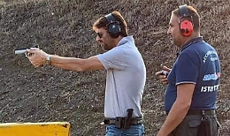 «Quel dito sul grilletto...»