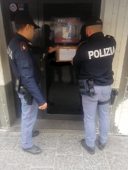 Catania, rissa tra donne per gelosia fuori dal pub e il questore chiude il locale