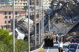 Ponte Genova: testimone, un boato poi è sparito l'asfalto
