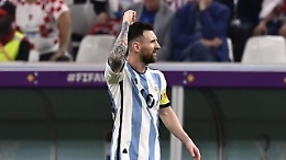 Adani impazzisce per lo show di Messi: «Dribbla tutti anche i cammelli del deserto»