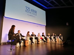 Roche celebra 125 anni in Italia con '3 secoli di futuro'