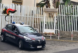 Sorpresi &ldquo;all&rsquo;opera&rdquo; su uno scooter Scarabeo: 3 arresti ad Aci Castello