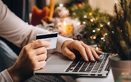 E-commerce, nel 2022 solo a Catania oltre 600 truffe: i consigli della polizia postale etnea per gli acquisti di Natale